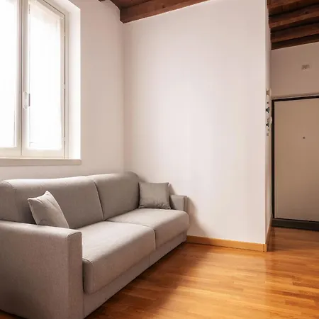 Apartment Design Arco Della Pace Milan